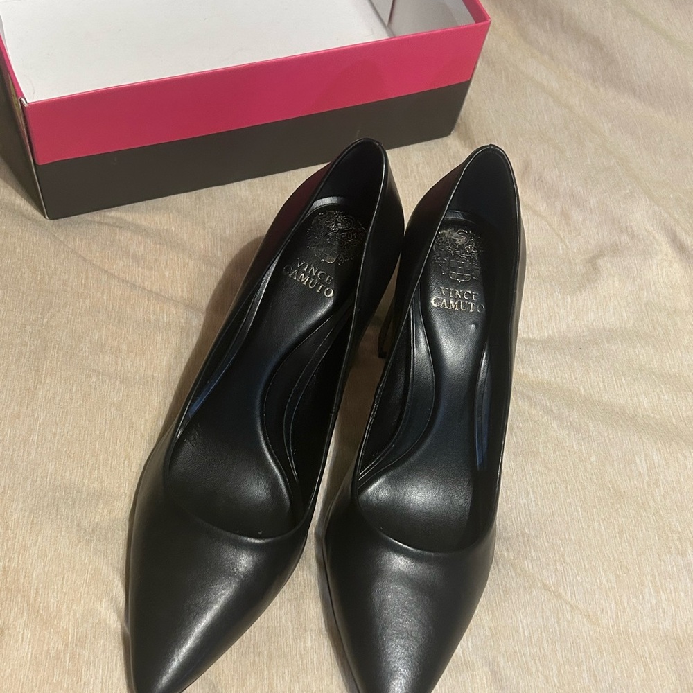 Vince Camuto Black Heels with Pointed Toe and Sleek Design